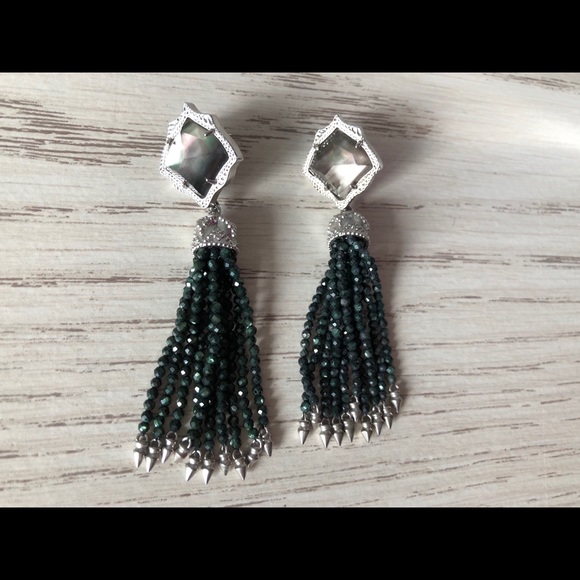 Kendra Scott Jewelry - Kendra Scott Misha earrings in silver & green